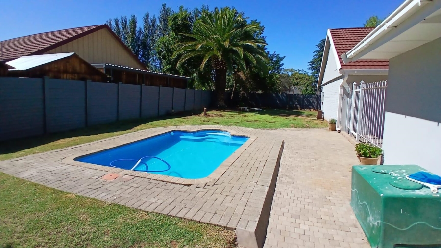 To Let 5 Bedroom Property for Rent in Fichardt Park Free State